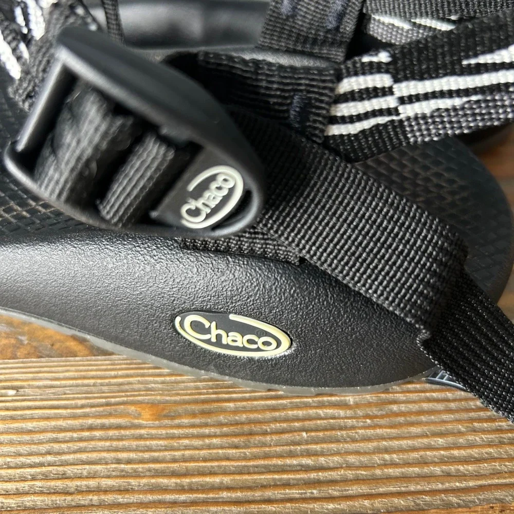 Chacos ZX3 Women Sz 10‎ Black White Strappy Sporty Performance Footwear Sandals